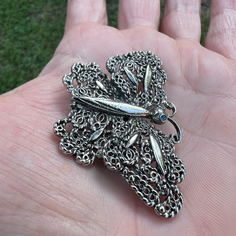 Silver-tone Filigree Blue Rhinestone Eyes Butterfly Broochđź‘ - Picture 12 of 17